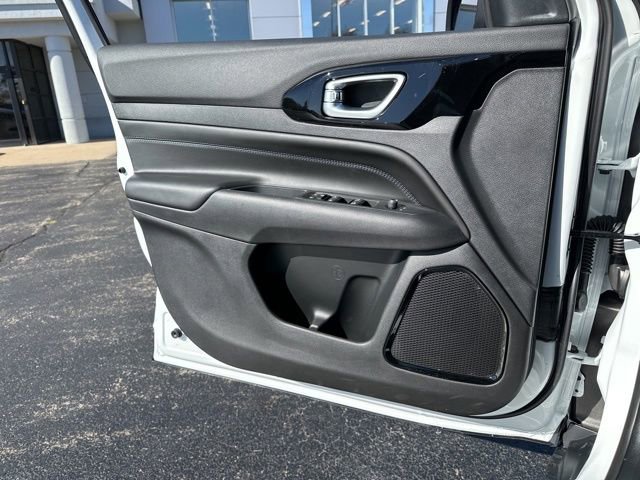 New 2026 Jeep Compass Latitude image 14
