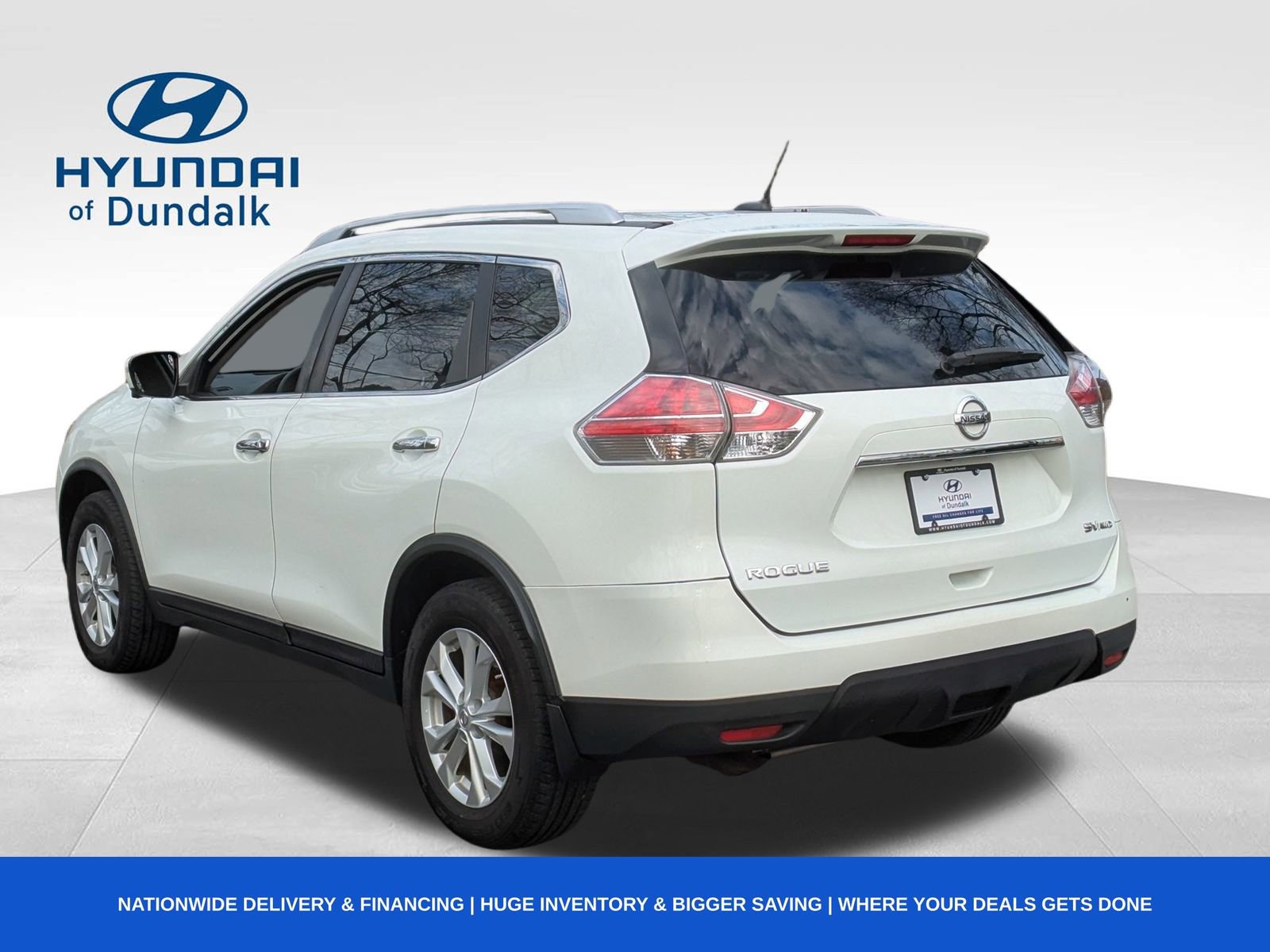 Used 2016 Nissan Rogue SV w/ SV Premium Package image 3