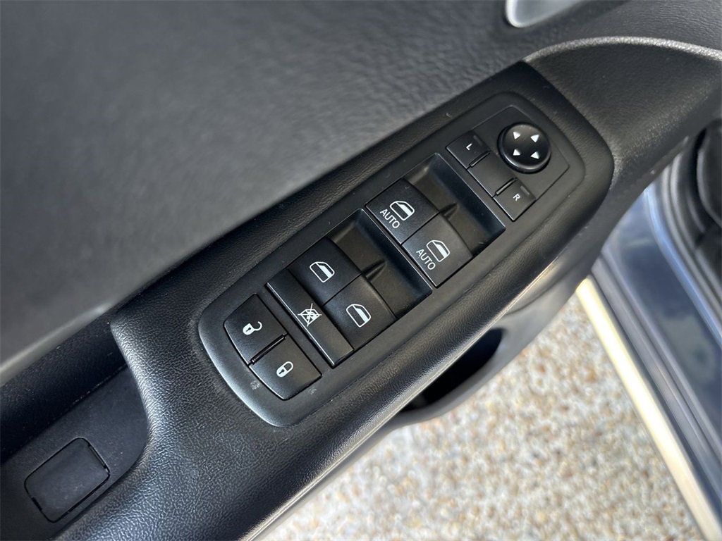 Used 2020 Dodge Durango SXT image 22