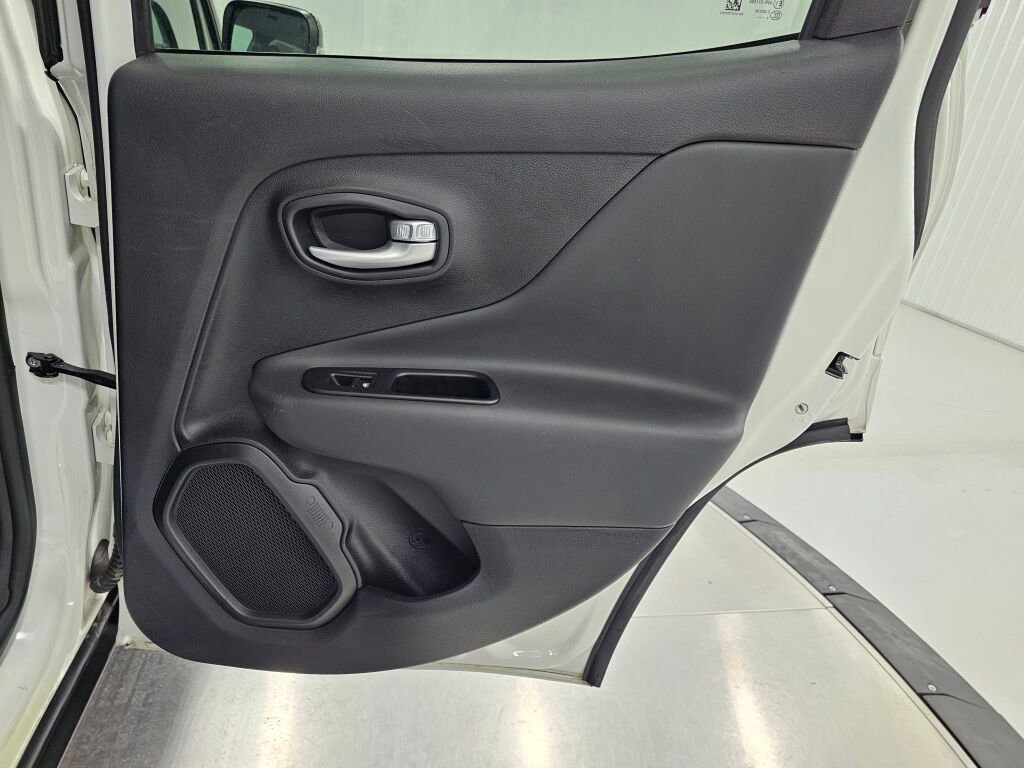 Used 2023 Jeep Renegade Trailhawk image 32