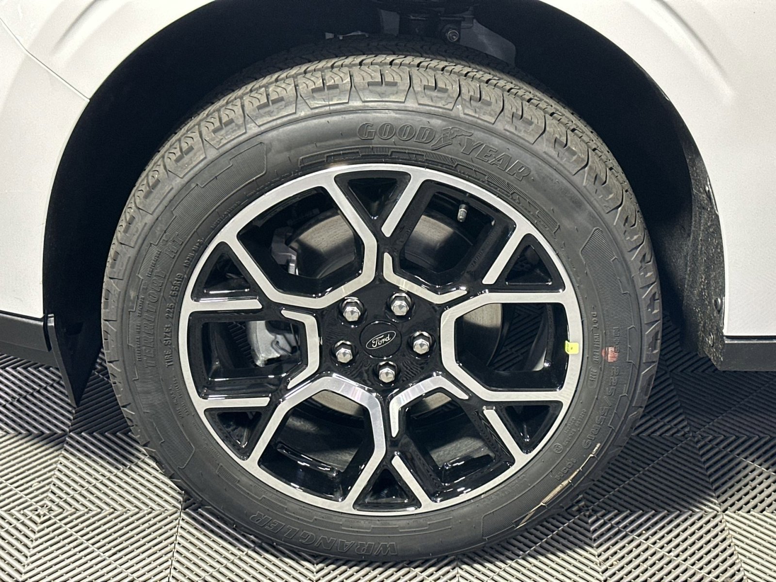 New 2025 Ford Maverick Lariat w/ 4K Tow Package image 12