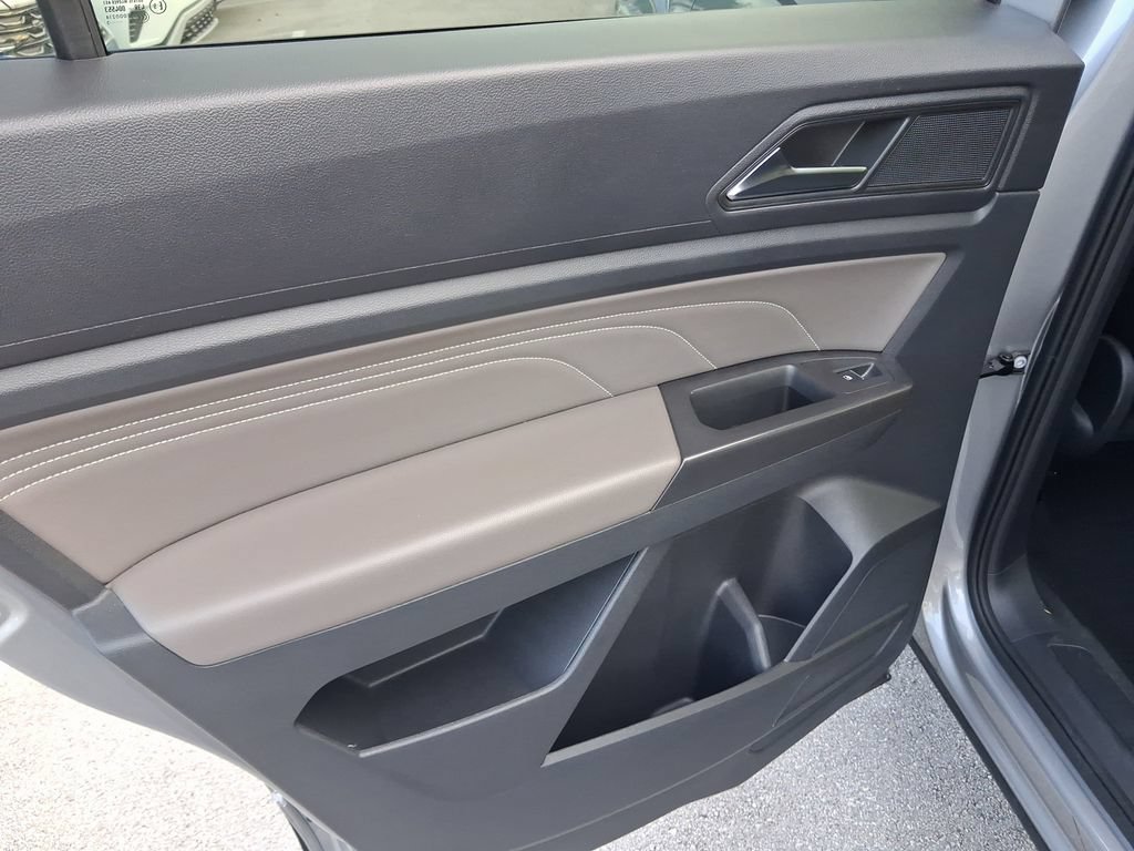 Certified 2023 Volkswagen Atlas Cross Sport SE w/ Panoramic Sunroof Package FWD image 11