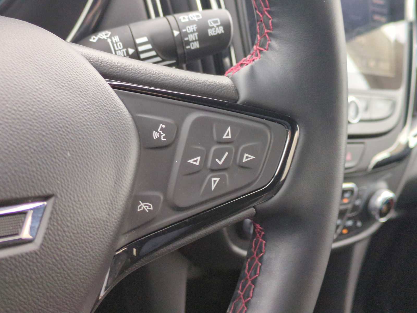 Used 2024 Chevrolet Equinox RS w/ RS Leather Package image 24