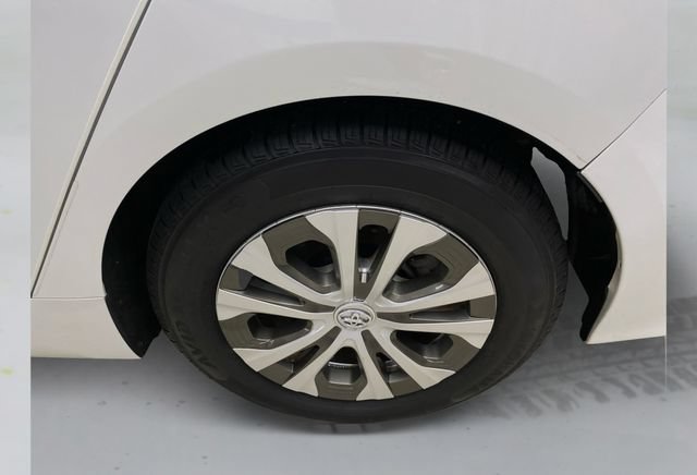 Used 2021 Toyota Prius Prime XLE FWD image 17
