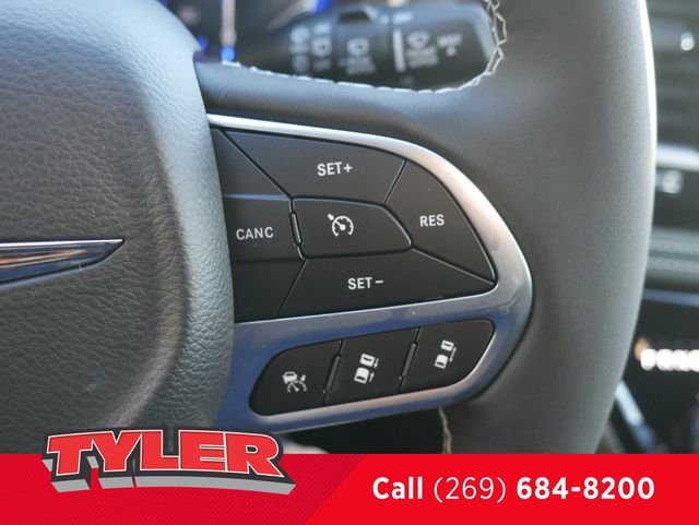New 2026 Chrysler Pacifica Select AWD/4WD image 28