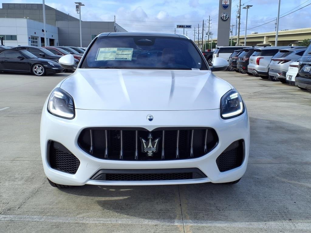 New 2025 Maserati Grecale GT image 4