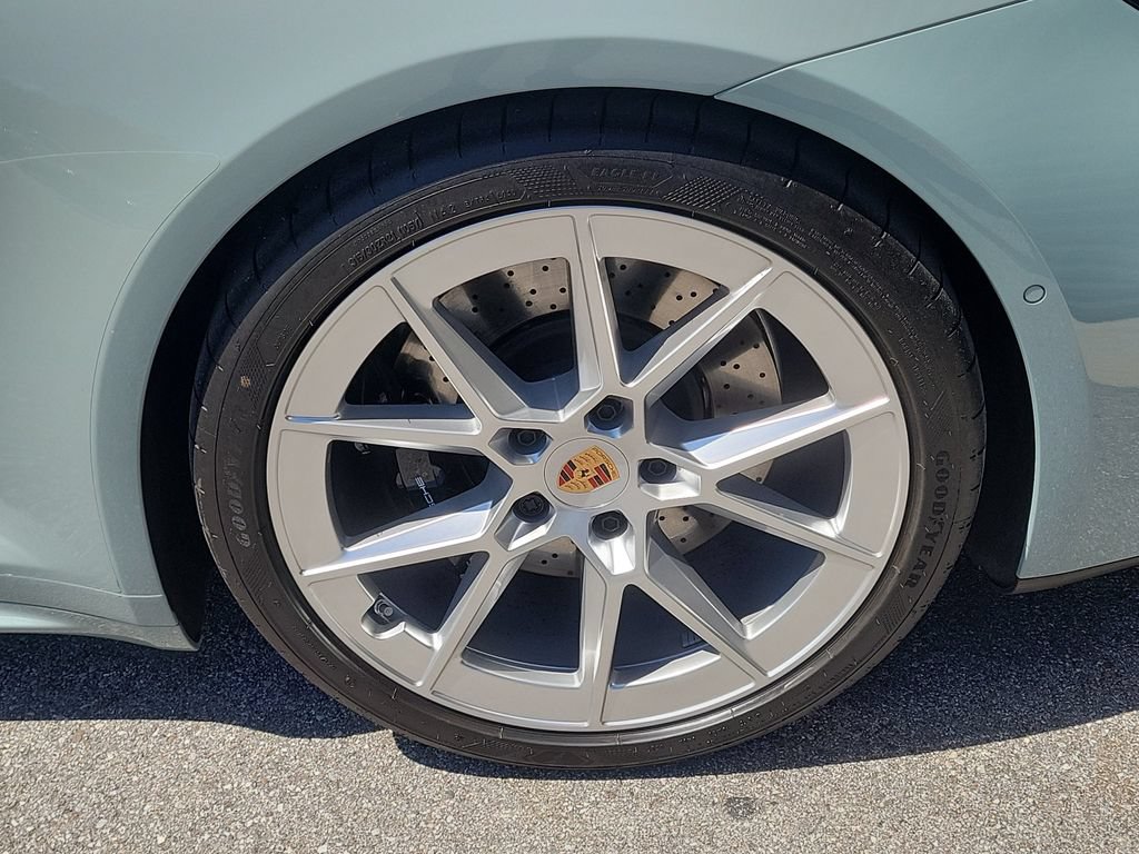 Certified 2025 Porsche 911 Targa 4 GTS AWD/4WD image 11