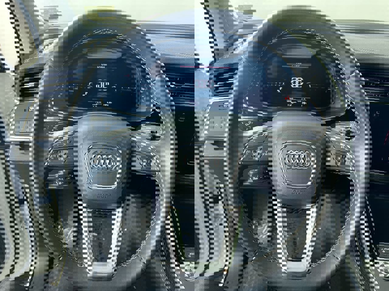 Used 2025 Audi Q7 3.0T Premium Plus image 16