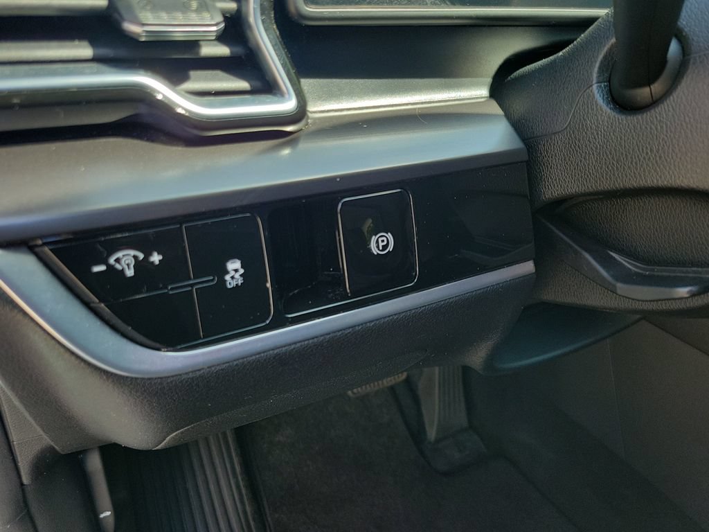 Certified 2024 Kia Sportage EX FWD image 19