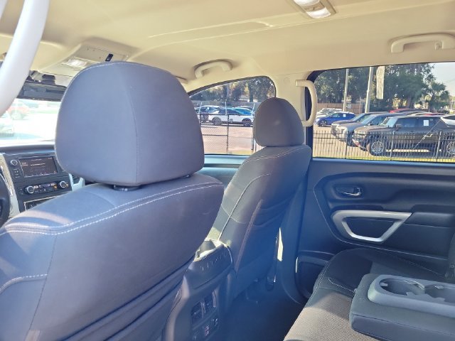 Used 2019 Nissan Titan SV w/ SV Convenience Package AWD/4WD image 11