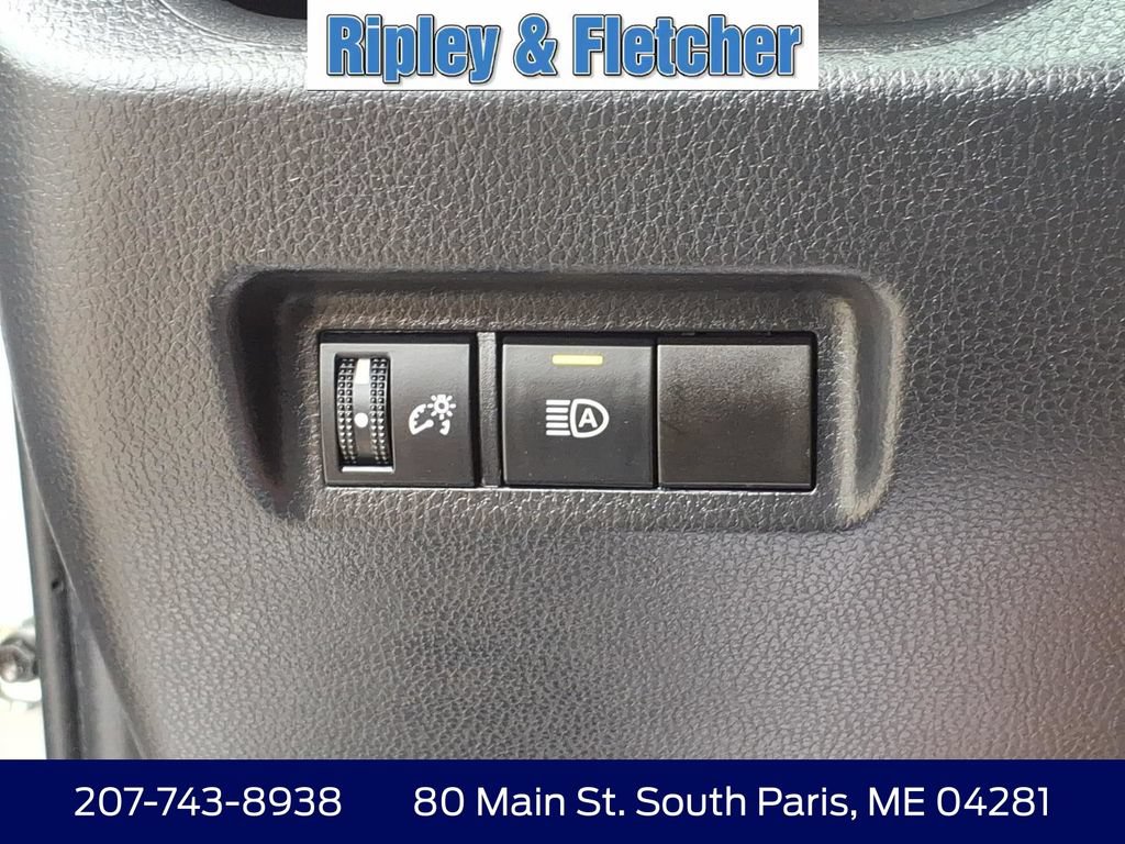 Used 2024 Toyota RAV4 LE AWD/4WD image 16