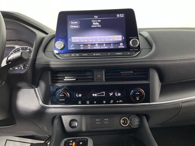Used 2024 Nissan Rogue SV FWD image 26