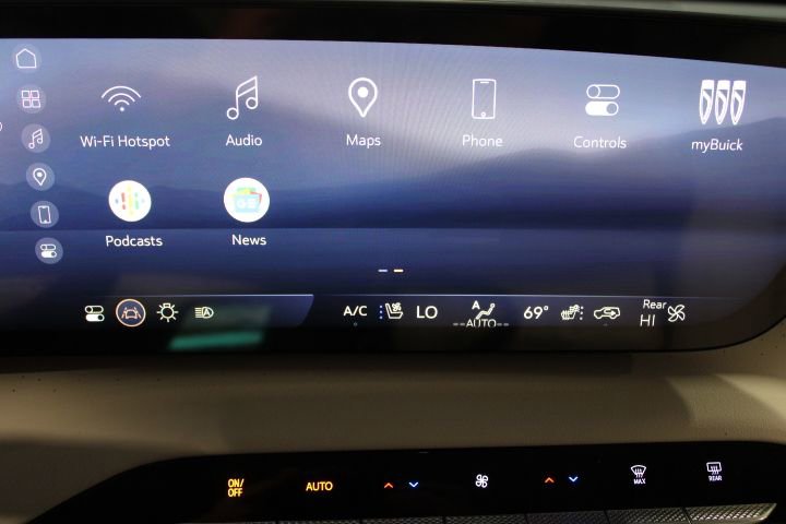 Certified 2025 Buick Enclave Avenir w/ Super Cruise Package image 52