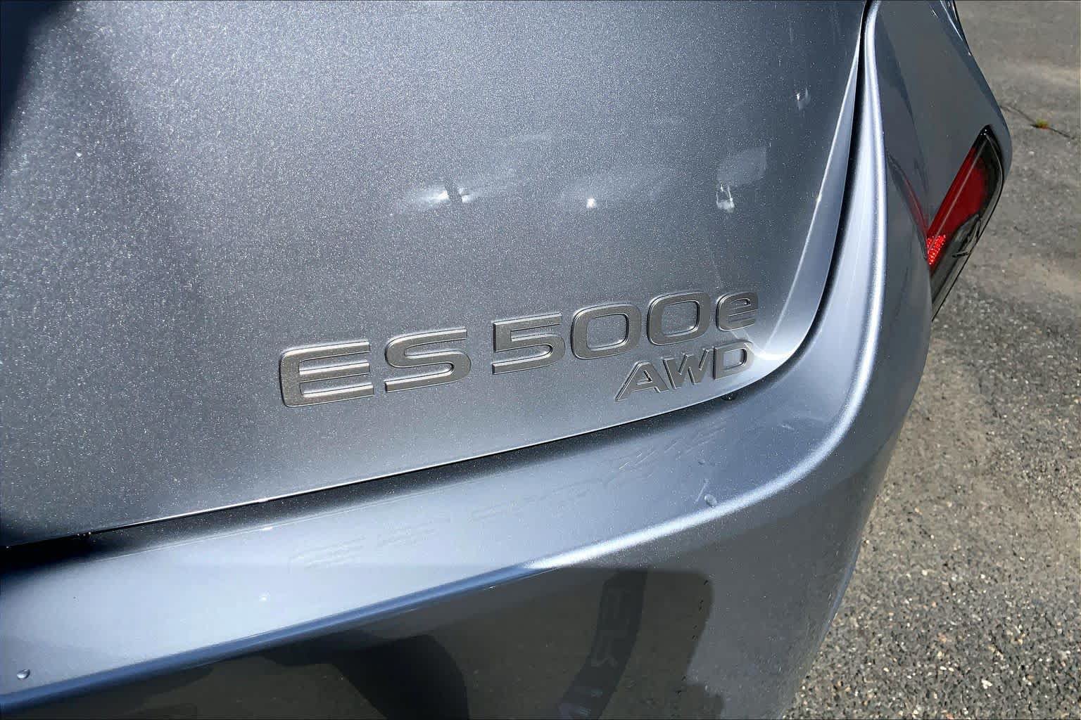 New 2026 Lexus ES 500e AWD/4WD image 15