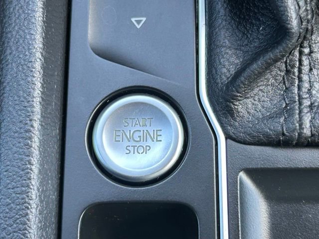 Used 2020 Volkswagen Atlas Cross Sport SE w/ Panoramic Sunroof Package image 26