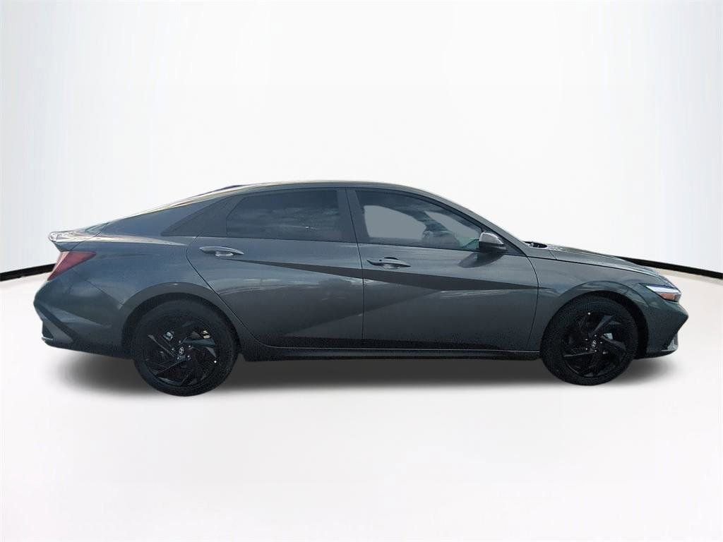 New 2026 Hyundai Elantra Sport image 4