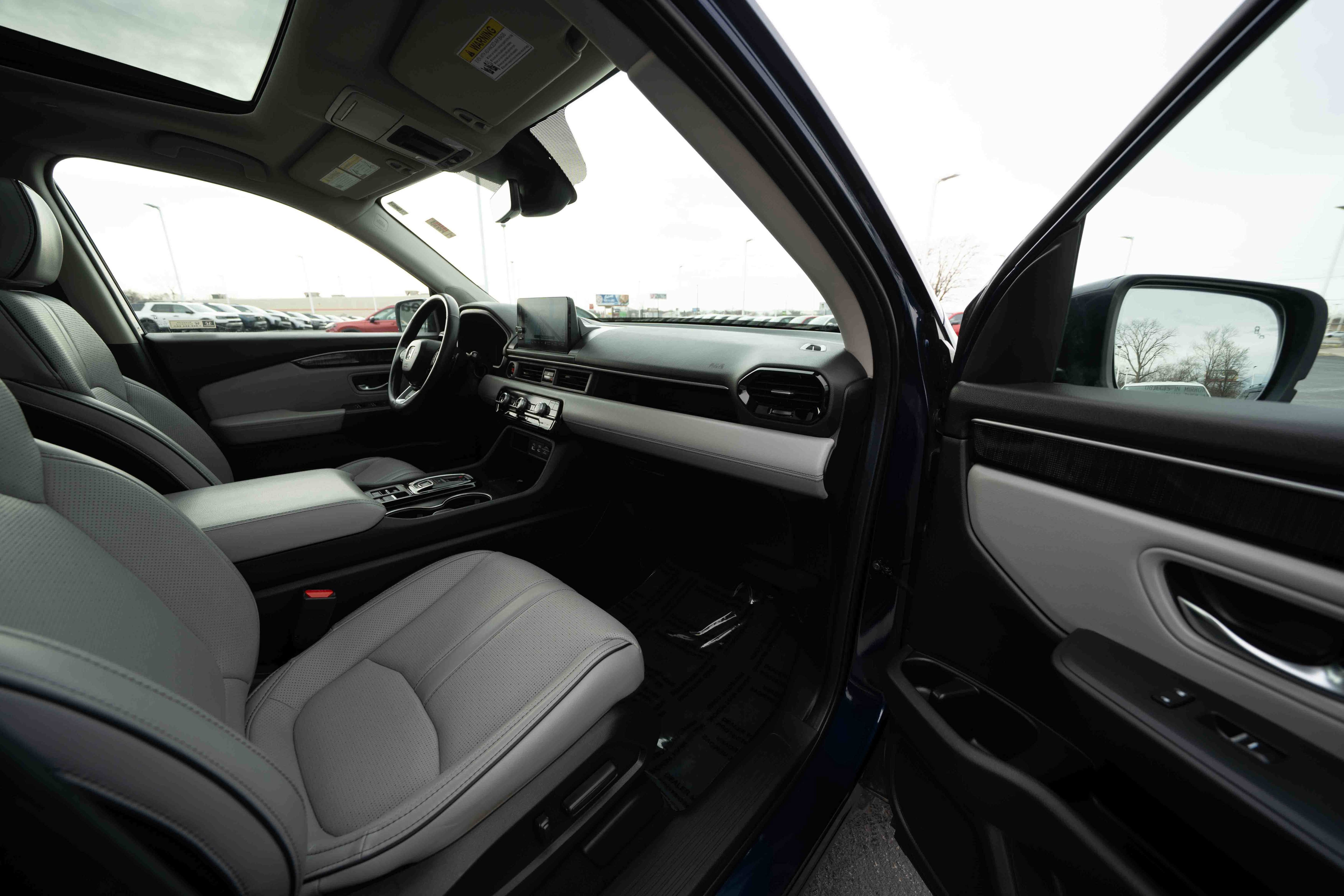 Certified 2025 Honda Pilot Elite image 26