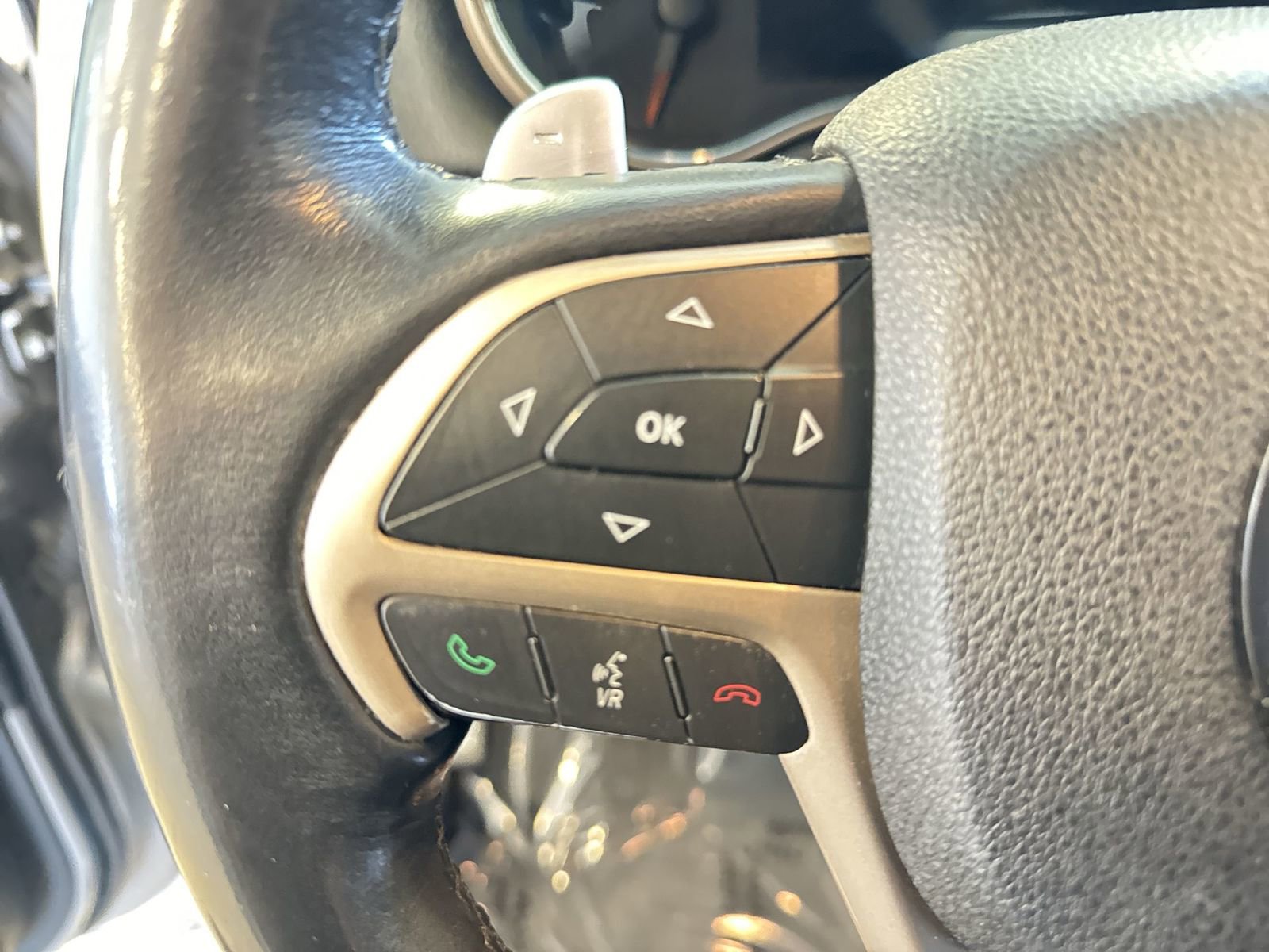 Used 2015 Jeep Grand Cherokee Limited image 12