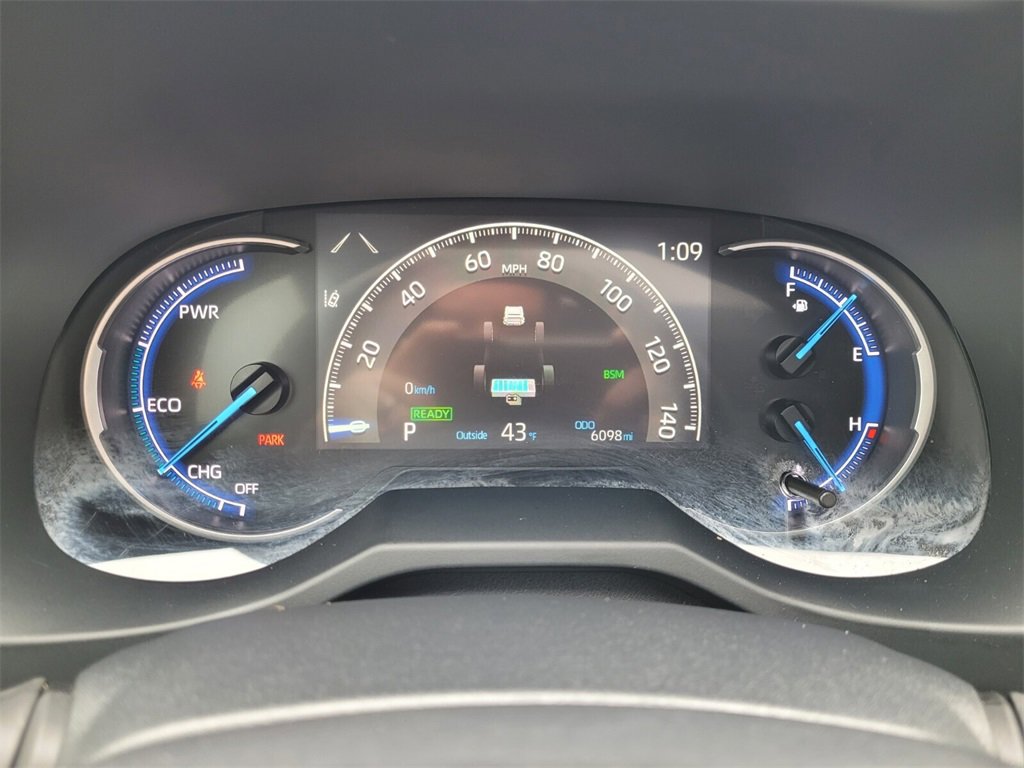 Certified 2025 Toyota RAV4 XLE image 21