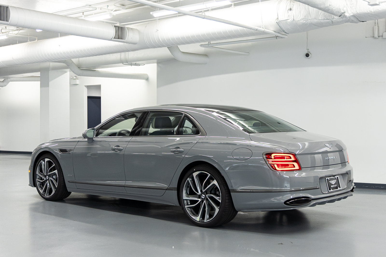 New 2026 Bentley Flying Spur Plug-In Hybrid AWD/4WD image 3