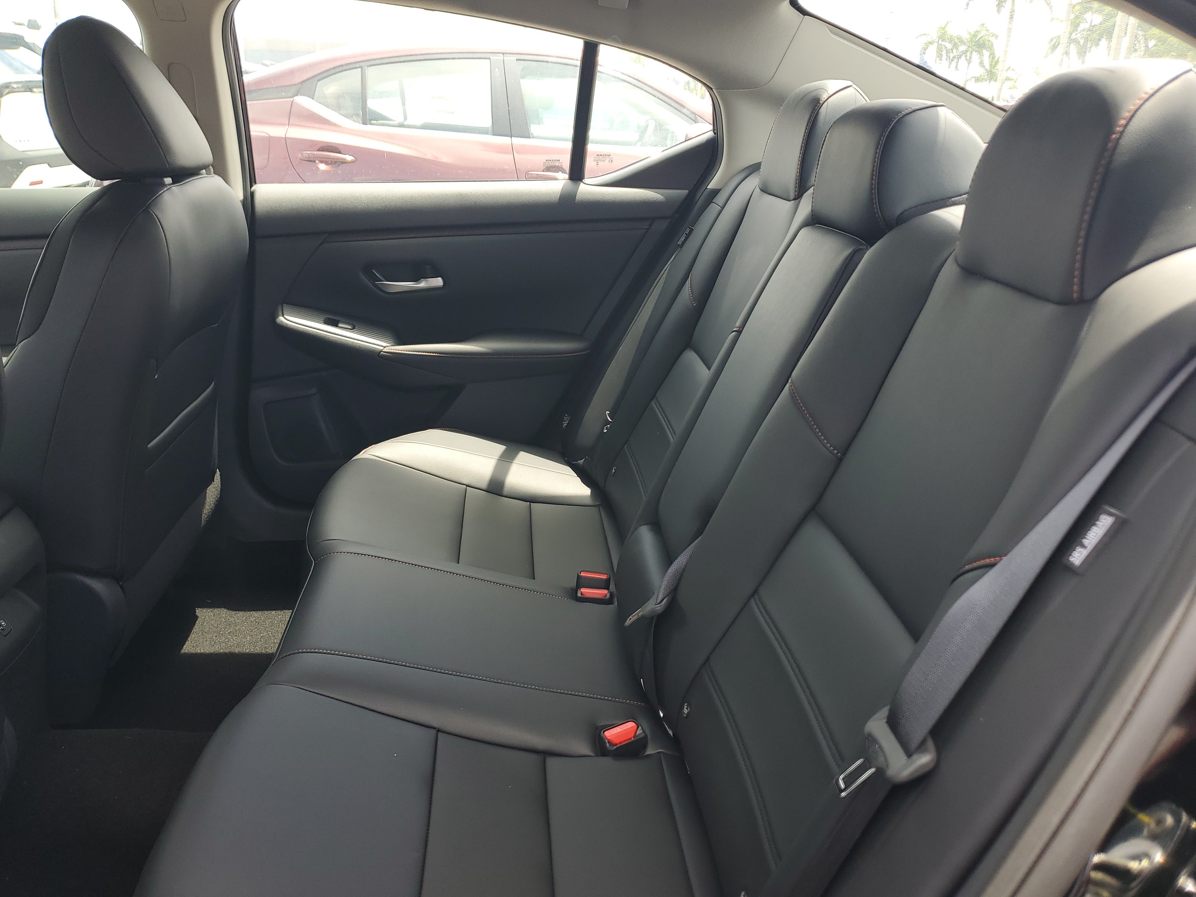 Used 2025 Nissan Sentra SR w/ SR Premium Package FWD image 9