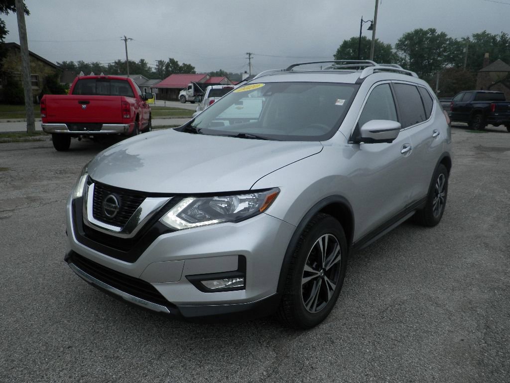 Used 2020 Nissan Rogue SV w/ Sun & Sound Touring Package image 3