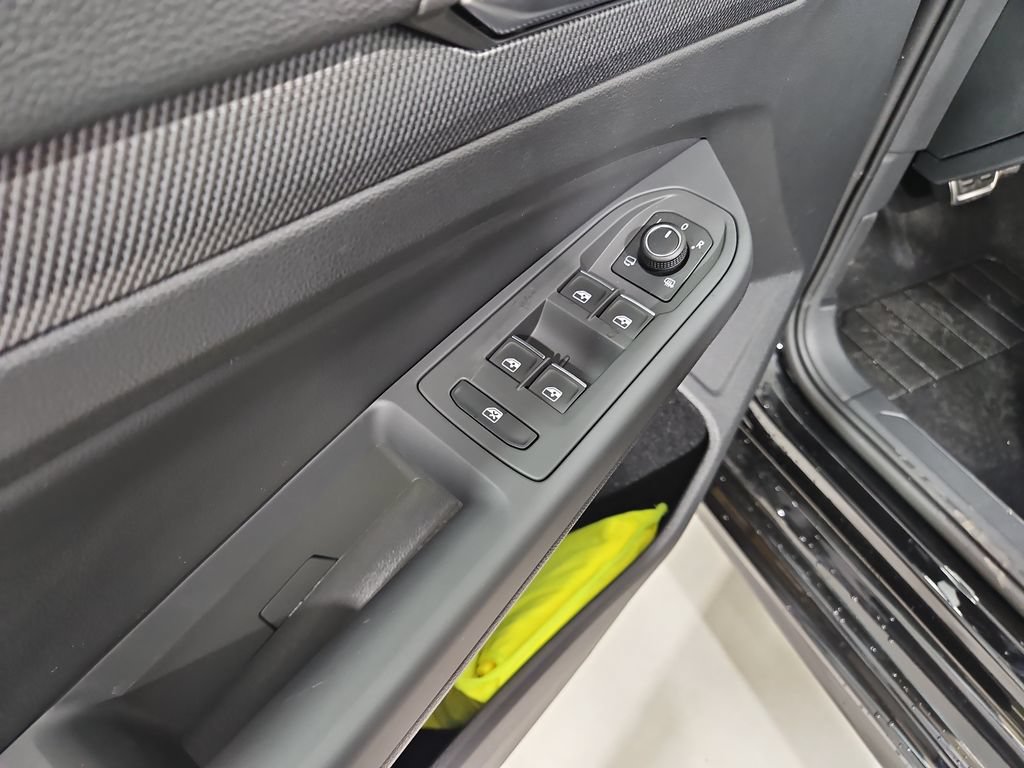 New 2026 Volkswagen Golf AWD/4WD image 11