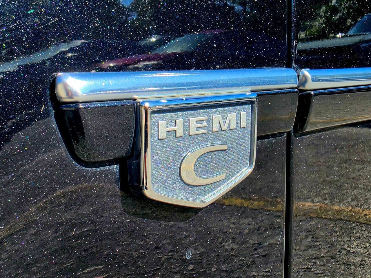 Used 2006 Chrysler 300 C w/ Protection Group II AWD/4WD image 5