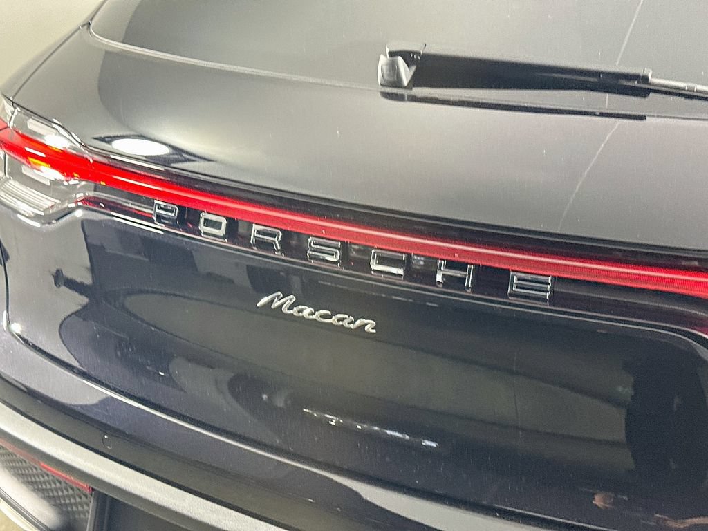 Certified 2026 Porsche Macan AWD/4WD image 33