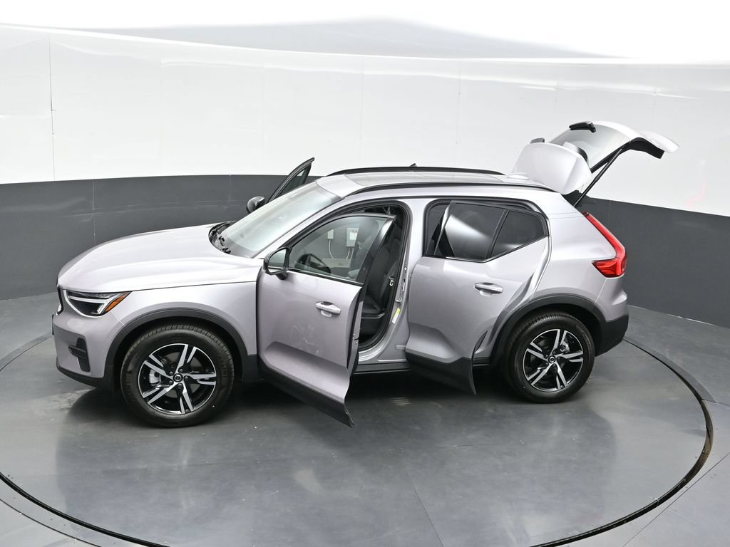 New 2026 Volvo XC40 B5 Core w/ Protection Package Premier AWD/4WD image 36