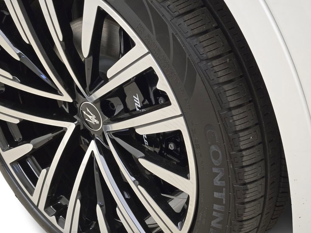 New 2025 Maserati Grecale Modena image 12