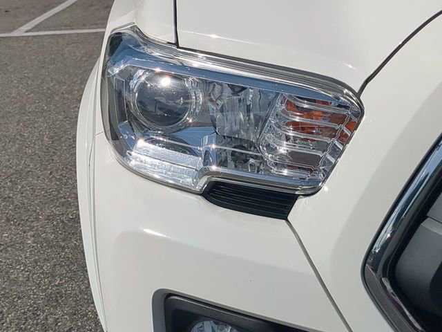 Certified 2022 Toyota Tacoma SR5 image 10