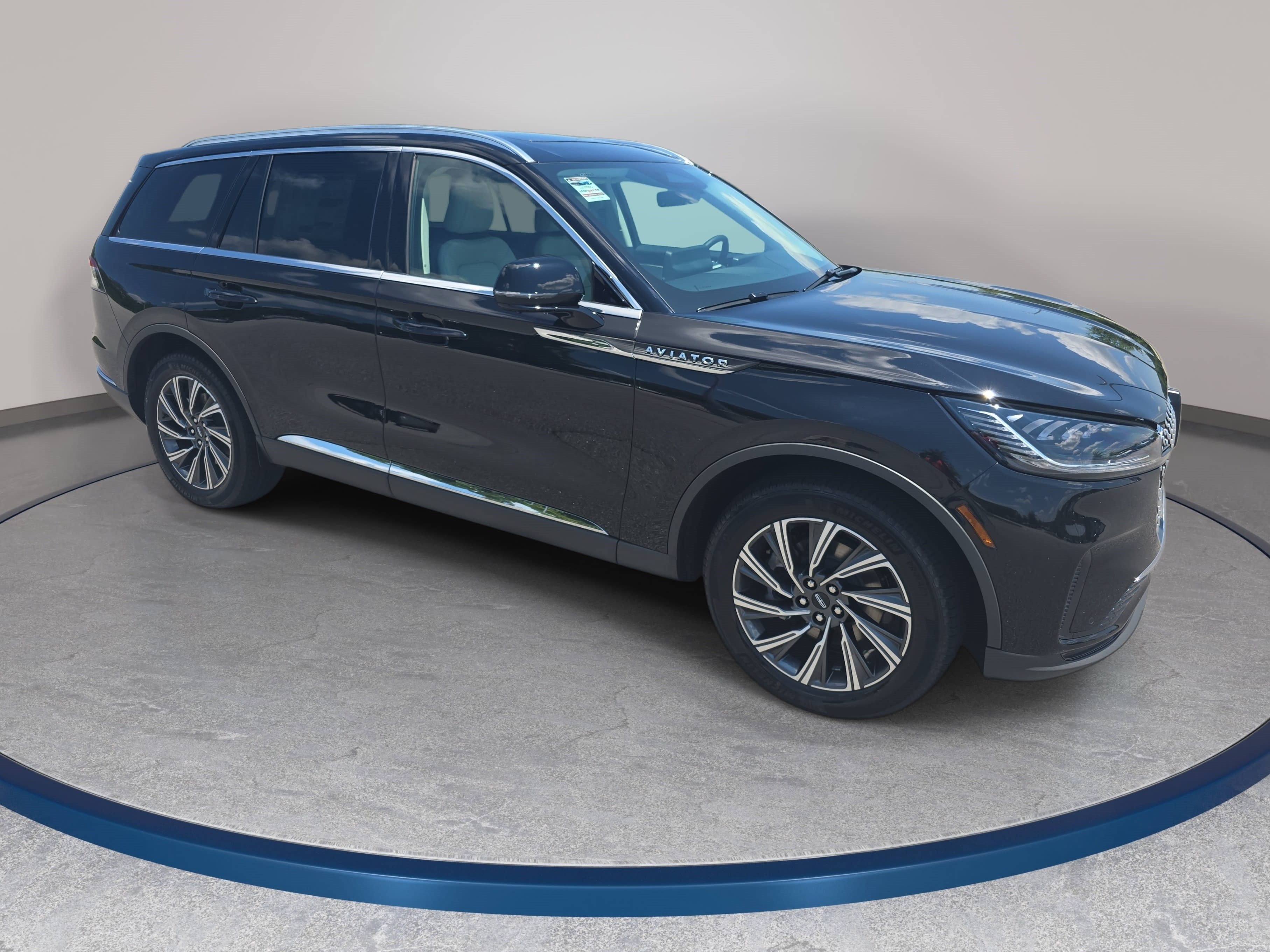 New 2026 Lincoln Aviator AWD image 3