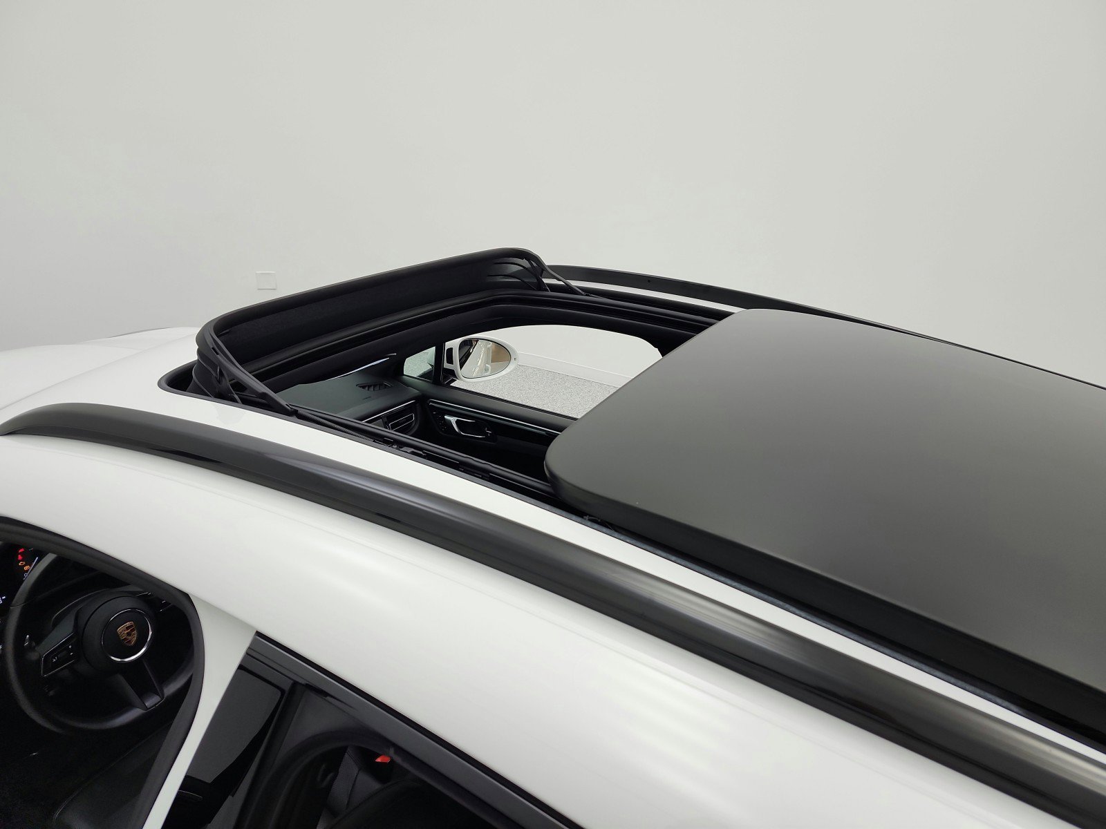 Used 2023 Porsche Macan S AWD/4WD image 11