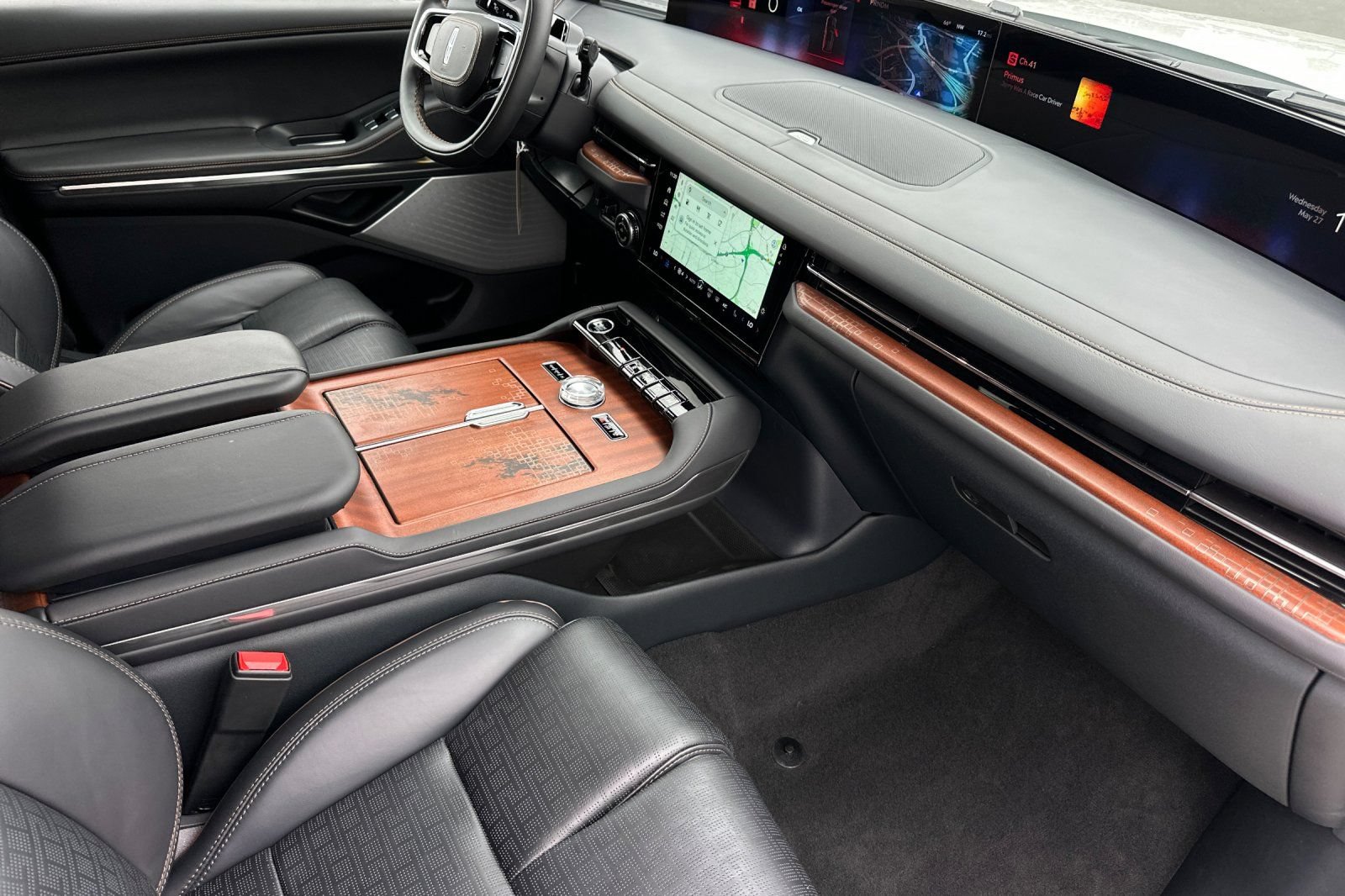 New 2026 Lincoln Navigator L Black Label AWD/4WD image 17