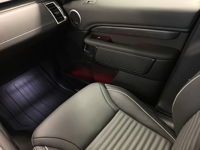 New 2023 Land Rover Discovery HSE R-Dynamic image 28