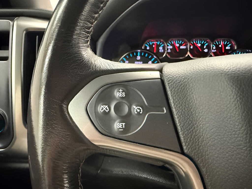 Used 2018 Chevrolet Silverado 1500 LT AWD/4WD image 19