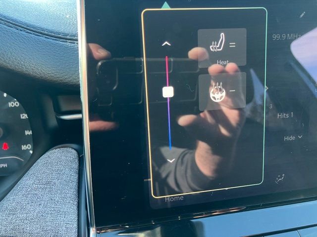 Used 2023 Jeep Compass Latitude image 2