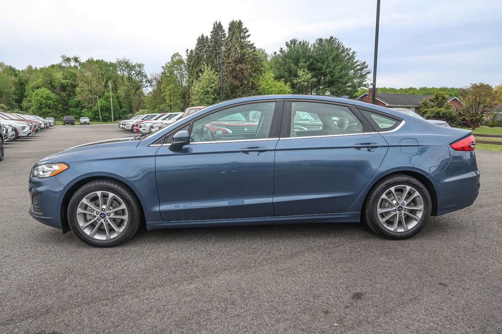 Used 2019 Ford Fusion SE FWD image 3