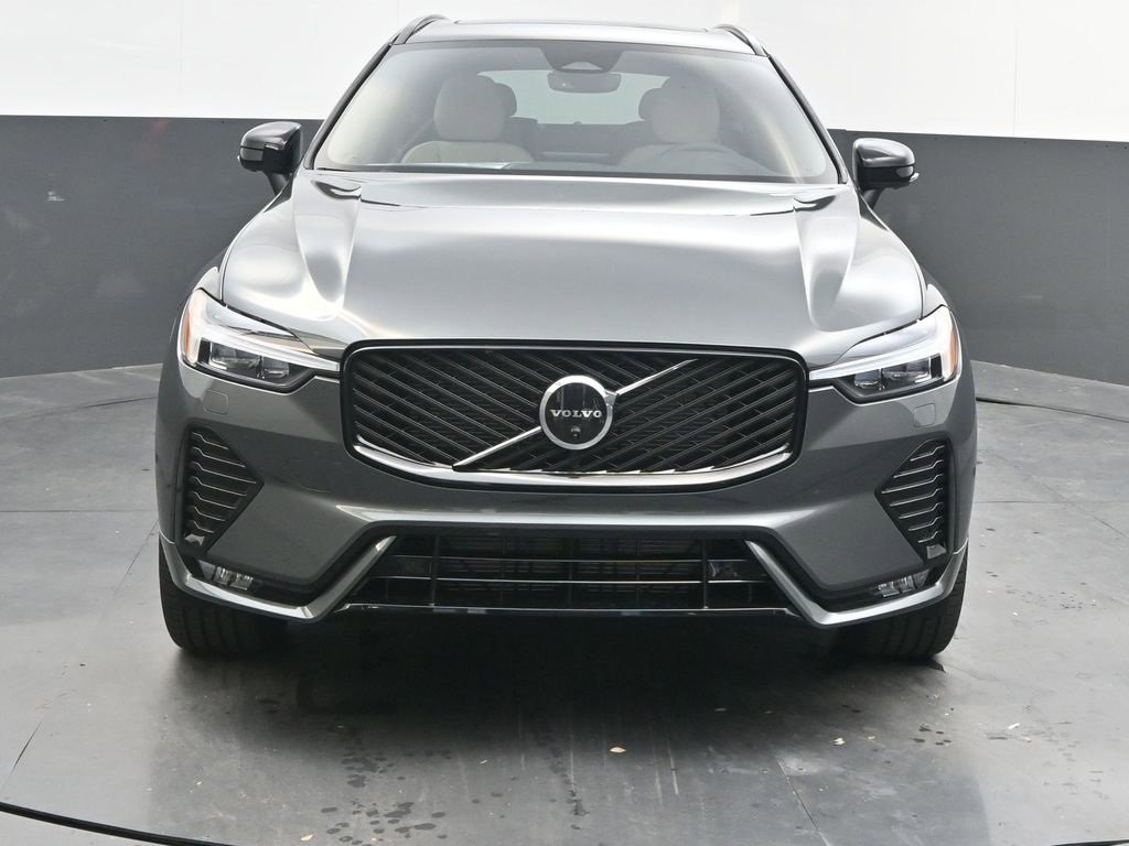 New 2026 Volvo XC60 B5 Plus w/ Climate Package image 2