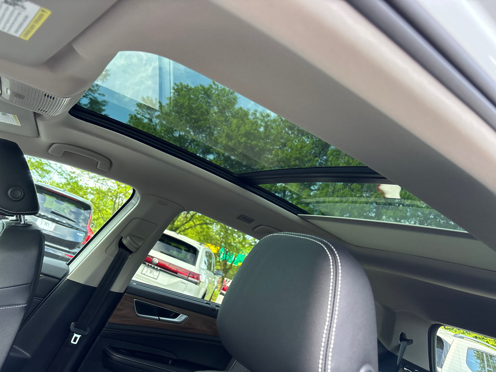 New 2026 Volkswagen Atlas SE FWD image 25