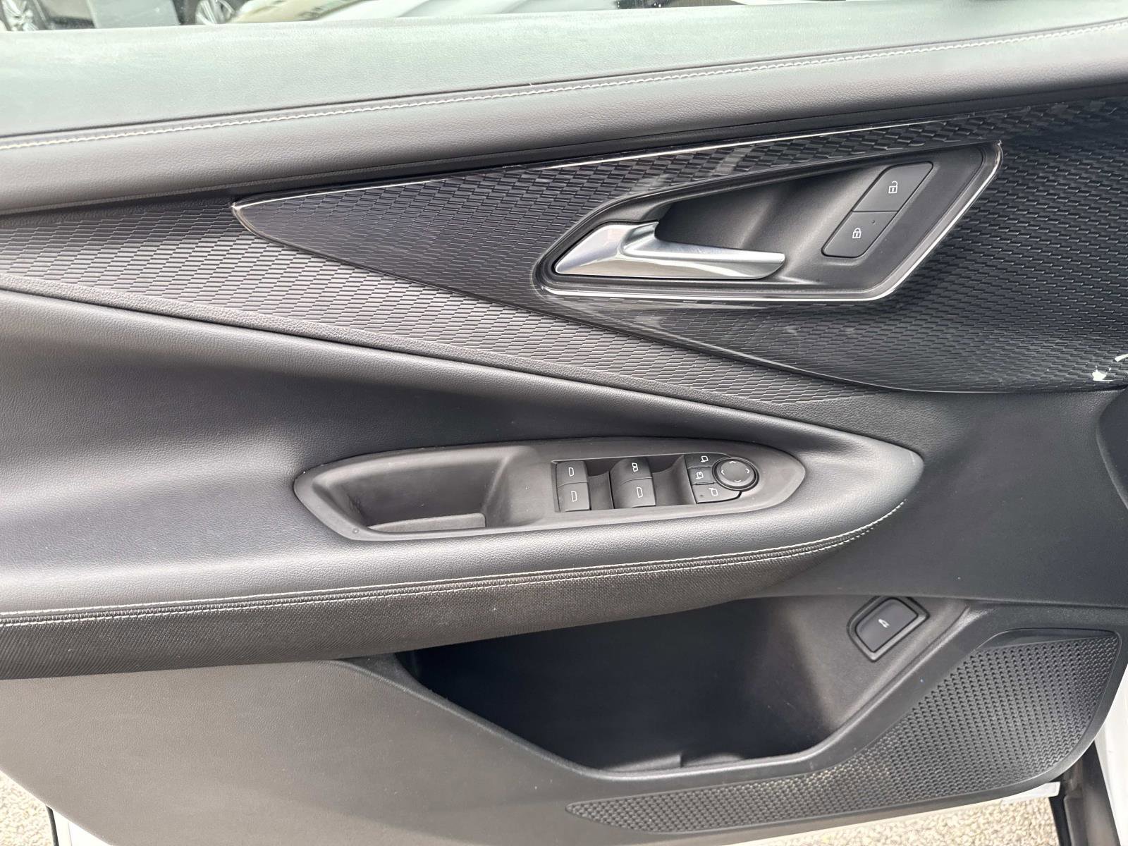 Used 2024 Chevrolet Blazer EV LT image 15