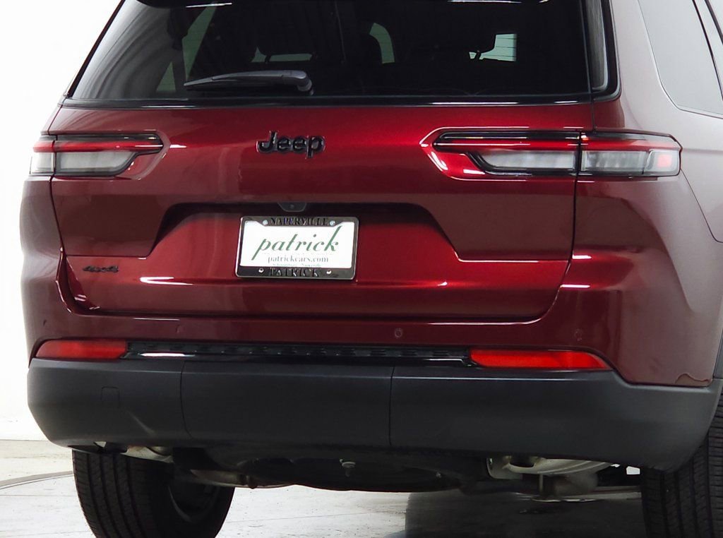 Used 2024 Jeep Grand Cherokee L Altitude AWD/4WD image 8