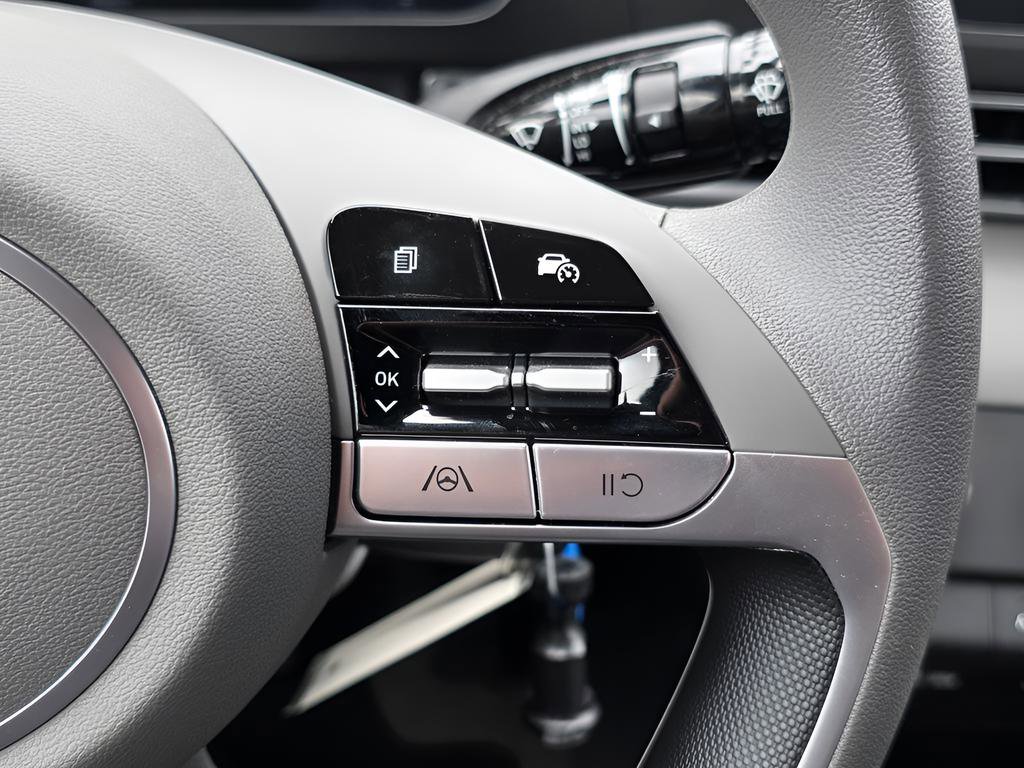 Used 2024 Hyundai Elantra SE image 26