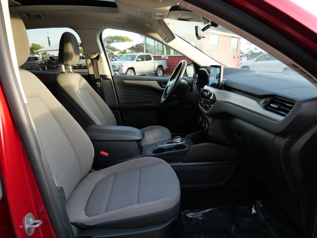 Certified 2022 Ford Escape SE w/ SE Sport Appearance Package AWD/4WD image 11
