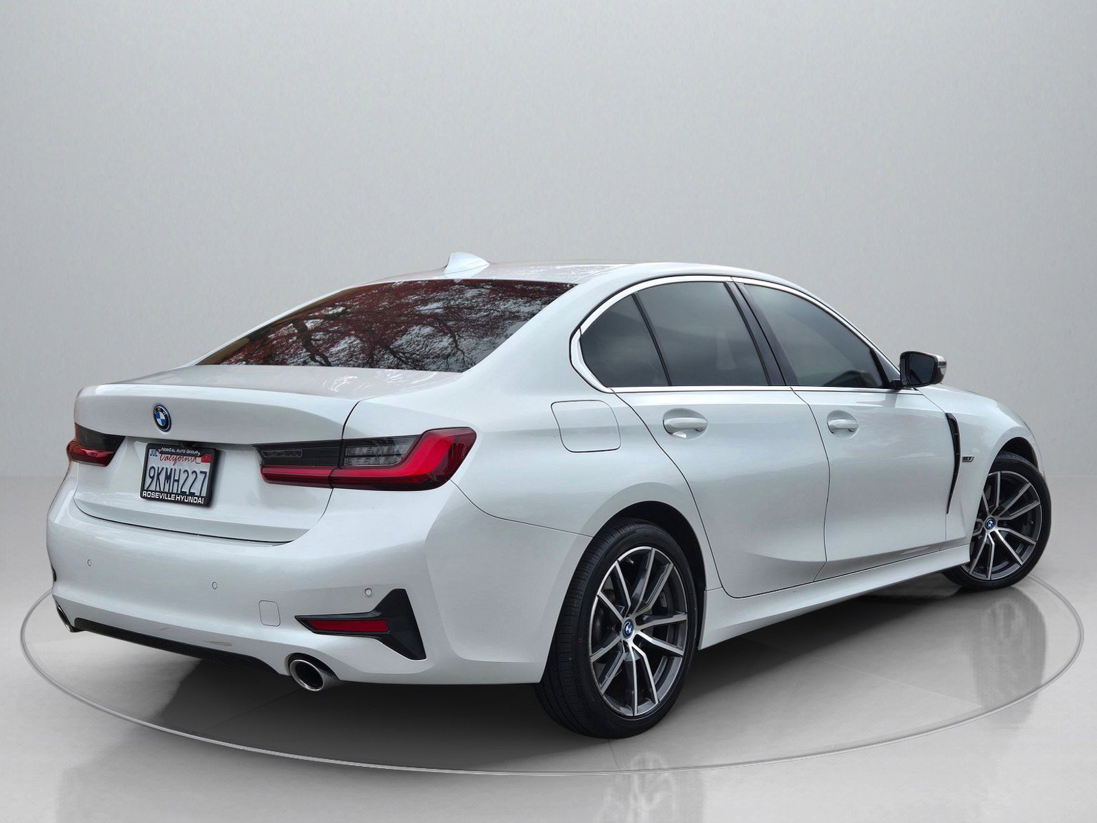 Used 2022 BMW 330e image 5