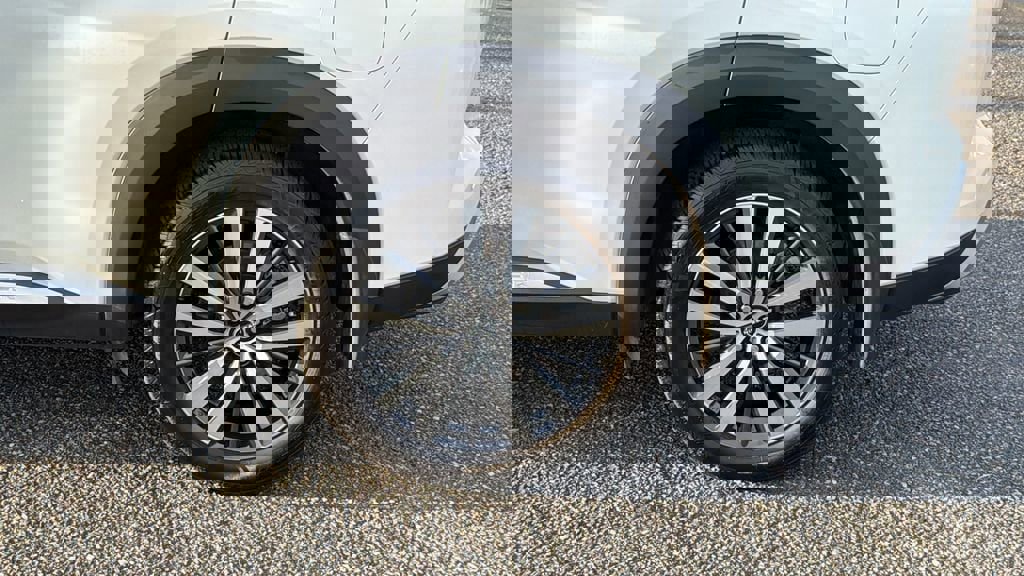 Used 2022 Nissan Pathfinder Platinum image 9