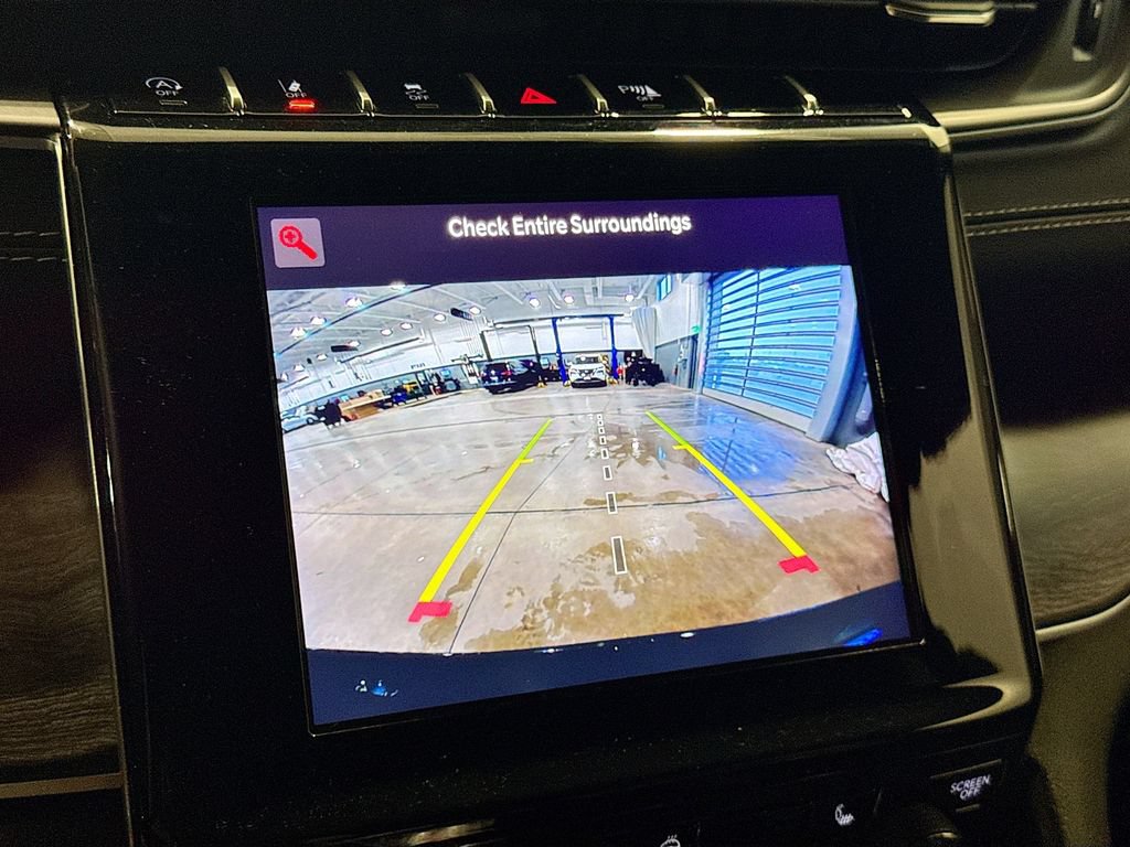 Used 2022 Jeep Grand Cherokee L Limited AWD/4WD image 15