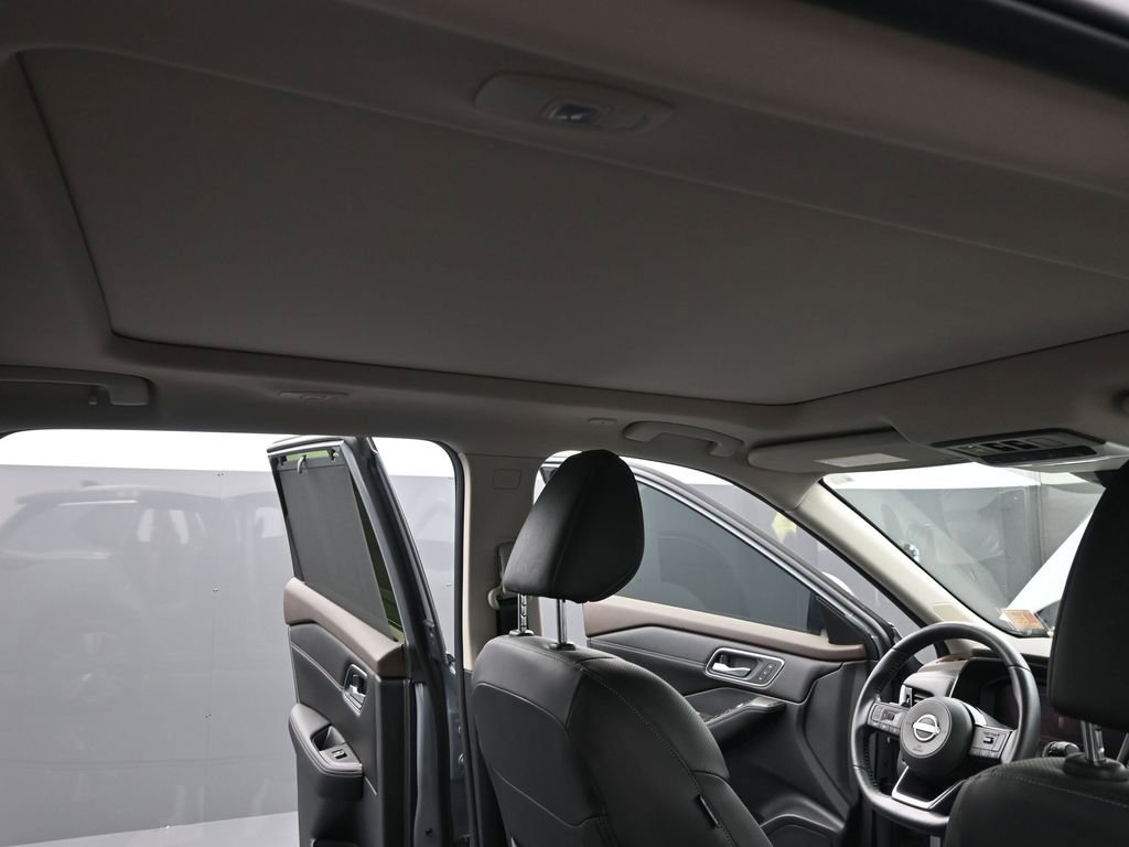 Used 2023 Nissan Rogue Platinum image 15