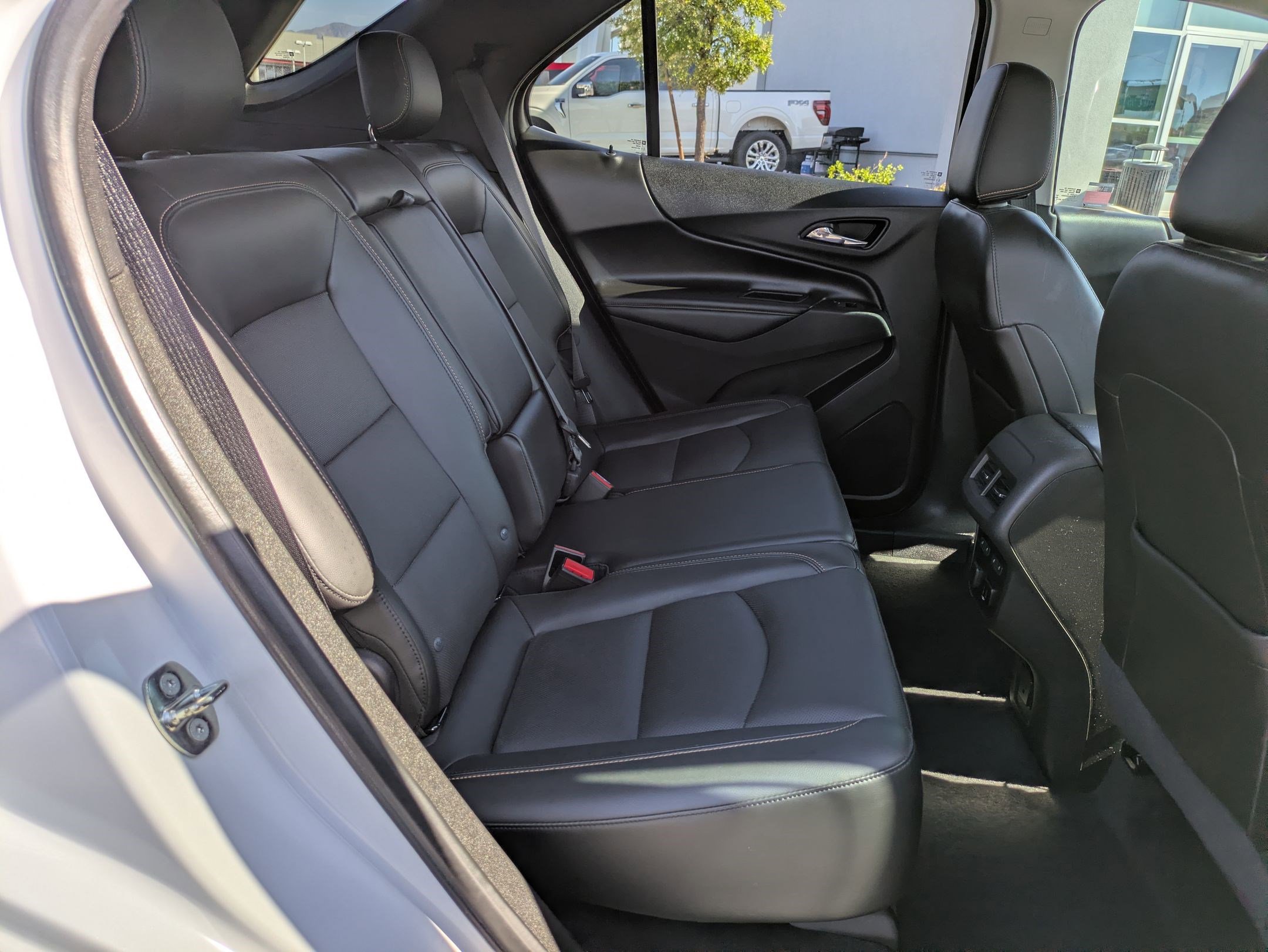 Used 2018 Chevrolet Equinox Premier image 31